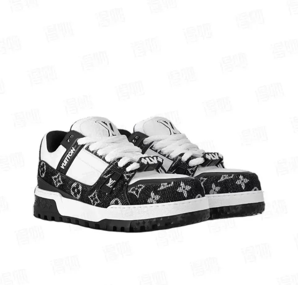 28 canvas black and white